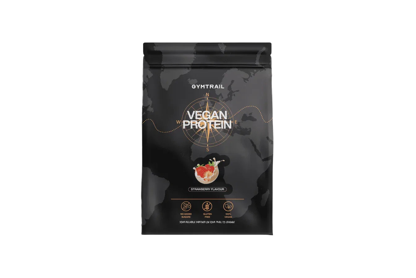 Ein schwarzer Beutel mit Gymtrail Vegan Proteinpulver, Erdbeergeschmack, mit einem Erdbeerbild auf der Vorderseite und Symbolen für Muskelaufbau, Erholung und Ernährung. Die Verpackung hat eine Weltkarte im Hintergrund.